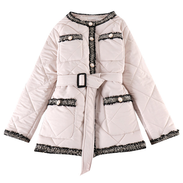 Női alkalmi kabát gombokkal és övvel bézs és fekete színben