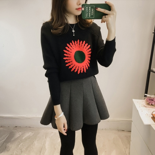 Női alkalmi blúz színes applikációkkal több színben