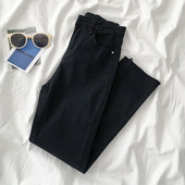 Modern női farmer fekete színben, magas derékkal és zsebekkel