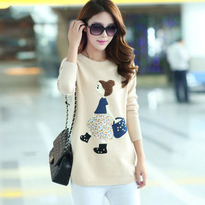 Γυναικεία μοντέρνα μπλούζα με πολύχρωμα κεντήματα