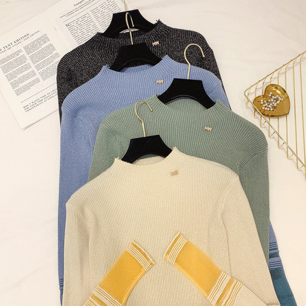 Modern, fényes hatású női pulóver öt színben