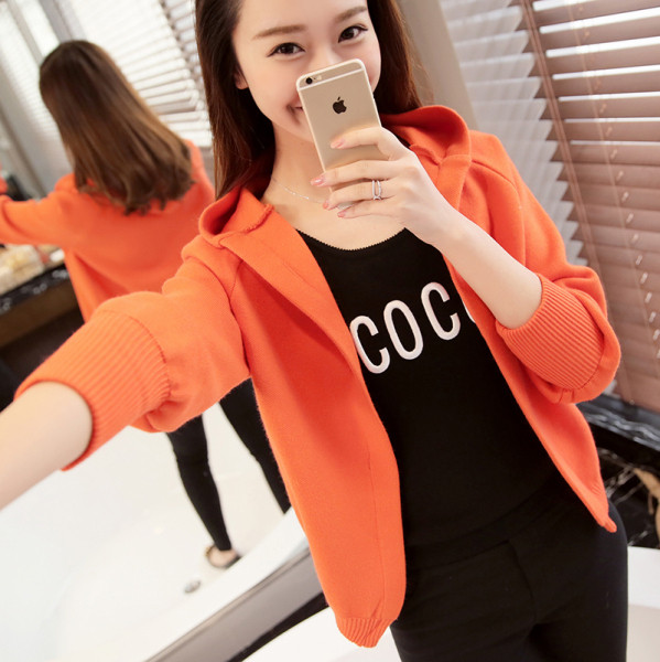 Női rövid kardigán kapucnival több színben