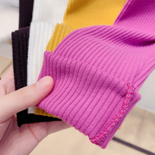 Modern női pulóver magas pólógallérral, négy színben