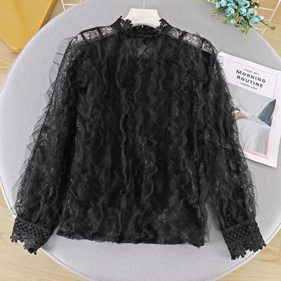 Bluză de damă modernă cu guler înalt și tul în alb, bej și negru