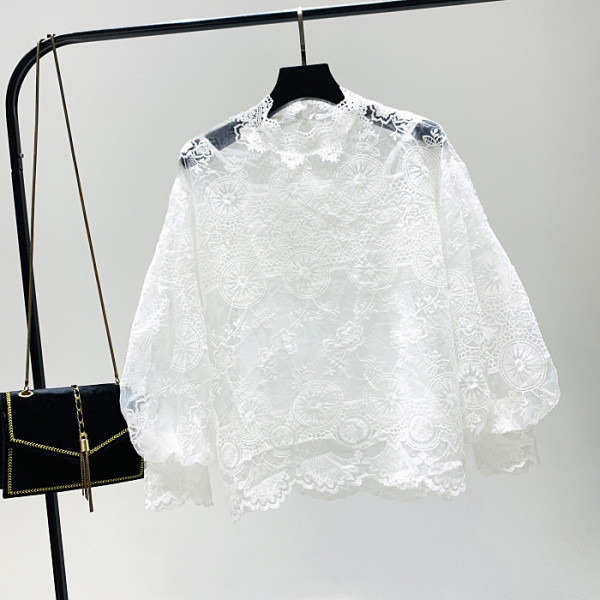 Női széles fehér és bézs blúz csipkével