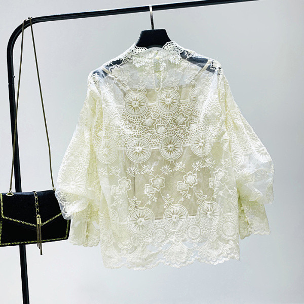 Női széles fehér és bézs blúz csipkével