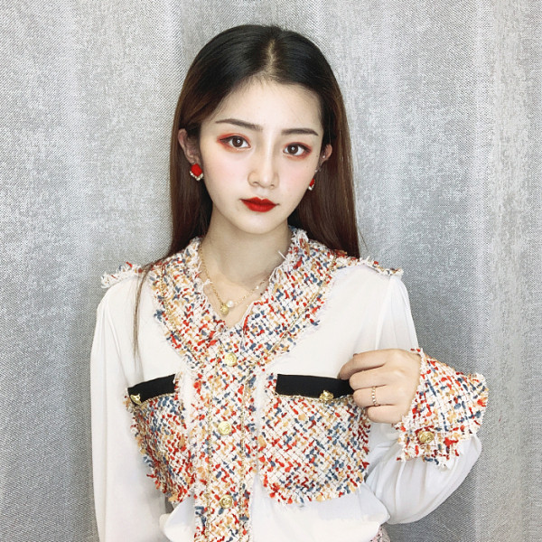 Cămașă de damă cu nasturi în alb și negru