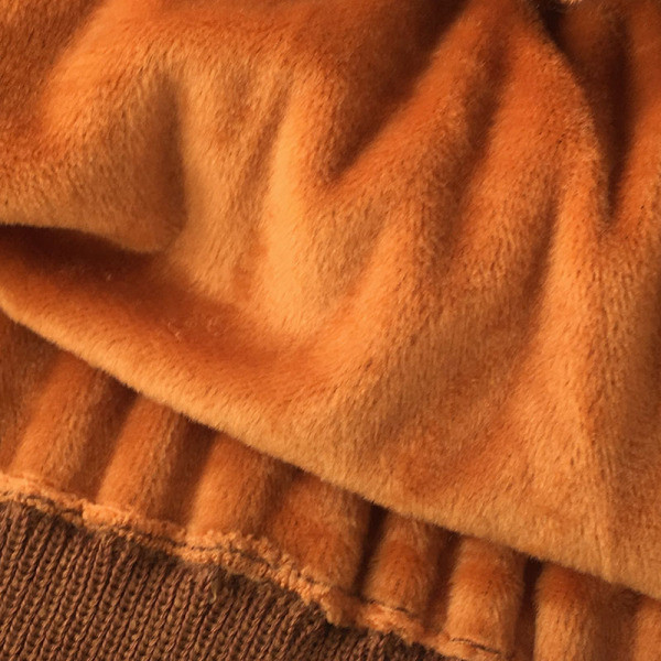 Alkalmi női pulóver ovális nyakkivágással és puha béléssel, különböző színekben