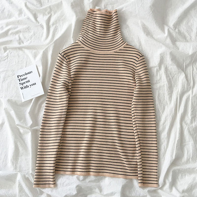 Női csíkos pulóver négy színben, magas gallérral