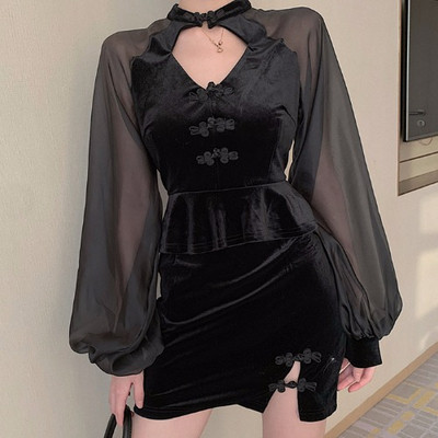 Modern női ruha tüll ujjú fekete színben, hasított