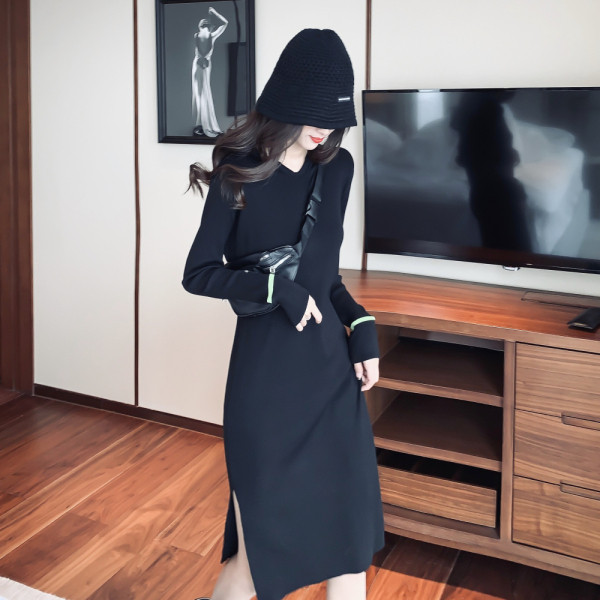 Modern női ruha hosszú ujjú, sliccelt szürke és fekete színben