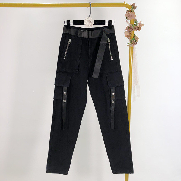 Női ellentmondásos alkalmi nadrág zsebekkel és övvel