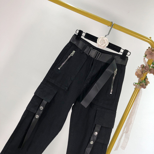 Női ellentmondásos alkalmi nadrág zsebekkel és övvel