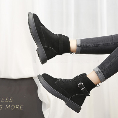 Γυναικείες μπότες με απαλή επένδυση και πόρπη σε δύο χρώματα