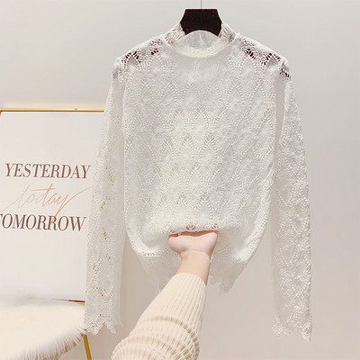 Női csipkeblúz alacsony gallérral, fehér és fekete színben