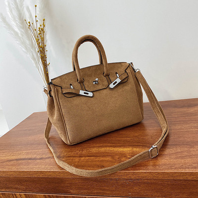 Stílusos női velúr táska hosszú és rövid fülekkel, több színben