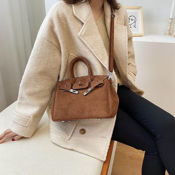 Stílusos női velúr táska hosszú és rövid fülekkel, több színben