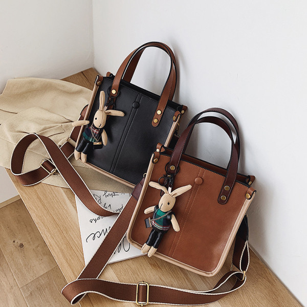 Női bőr táska kiegészítővel több színben