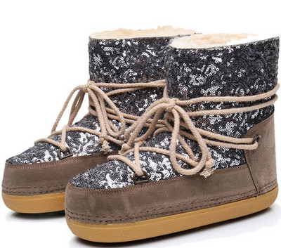 Alkalmi női csizma flitterekkel és fűzős szürke és fekete színben