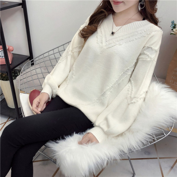 Modern női pulóver spitz nyakkivágással, több színben