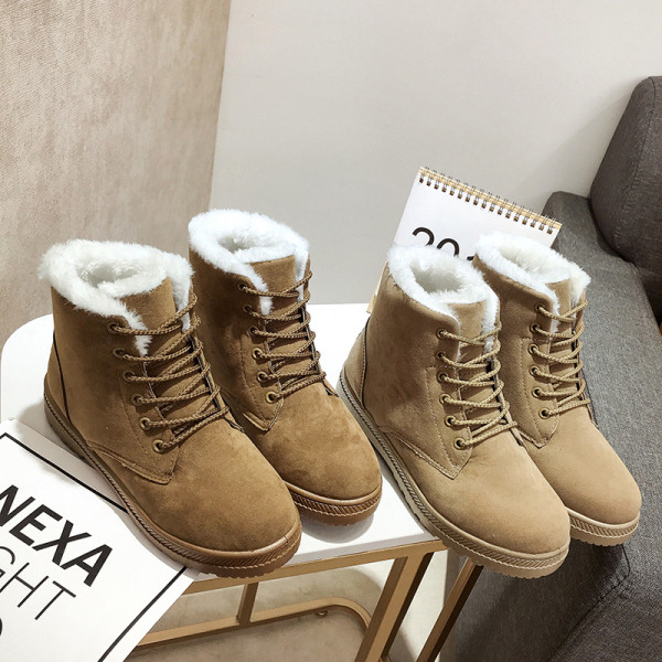 Női csizma puha béléssel, három színben