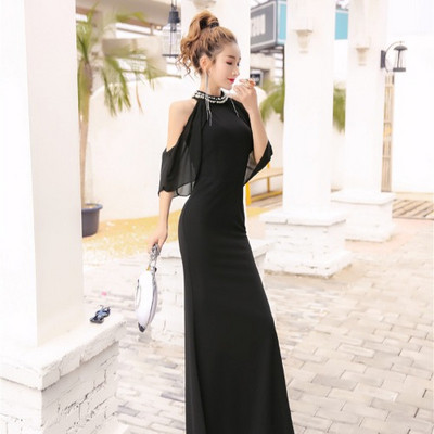 Modern női hosszú ruha csupasz vállakat fekete és piros színben