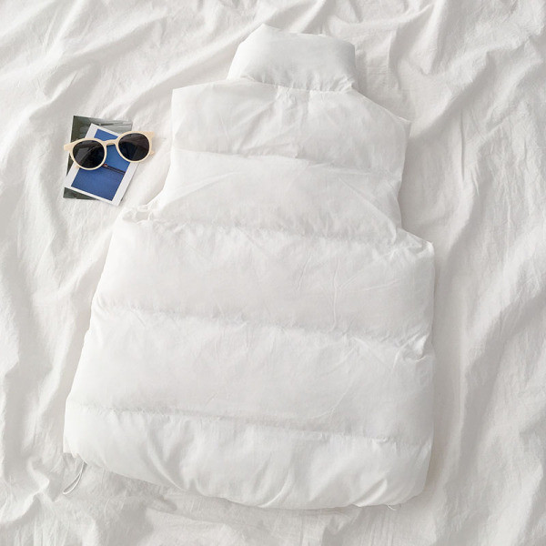 Női alkalmi mellény három színben, magas gallérral és gombokkal