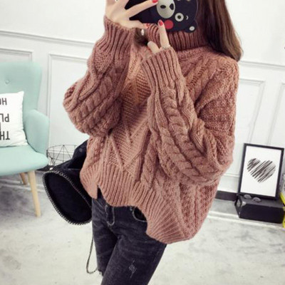 Modern női téli pulóver magas gallérral, aszimmetrikus mintával