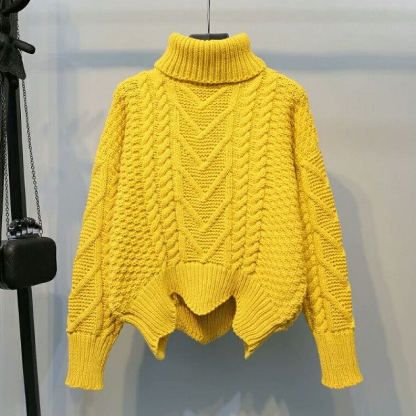 Modern női téli pulóver magas gallérral, aszimmetrikus mintával