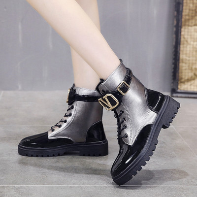 Női csizma ÚJ modell durva talppal, fém elemmel, két színben