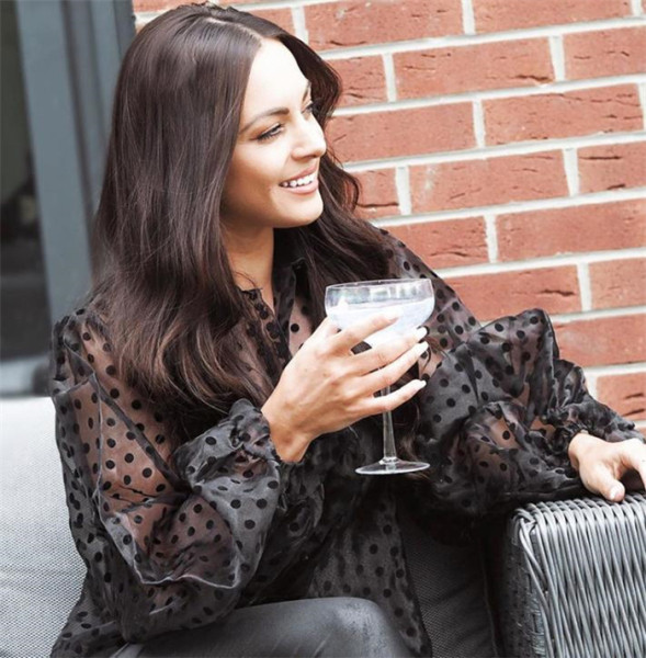 Modern női átlátszó ing, hosszú ujjal és gombokkal fekete színben