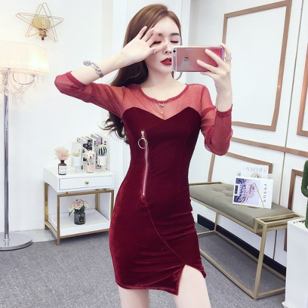 Rochie modernă de damă cu fermoar și mâneci din tul în negru și roșu