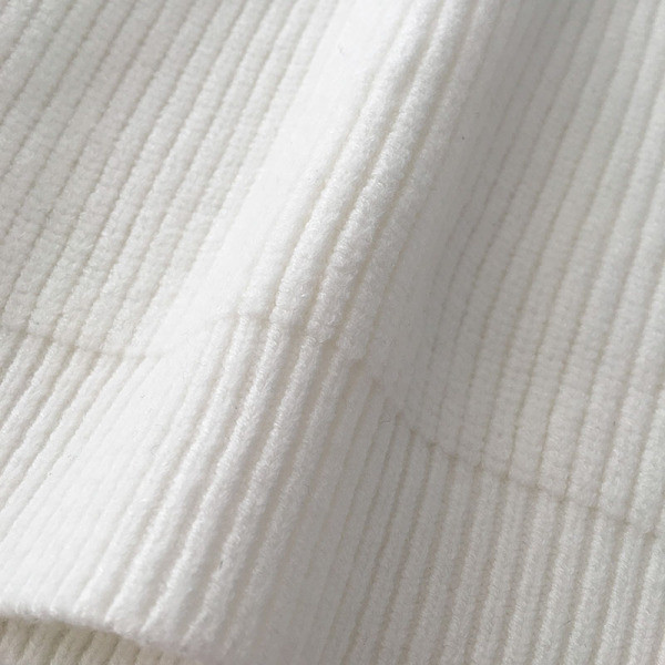 Modern női pulóver négy színben polo gallérral és gombokkal