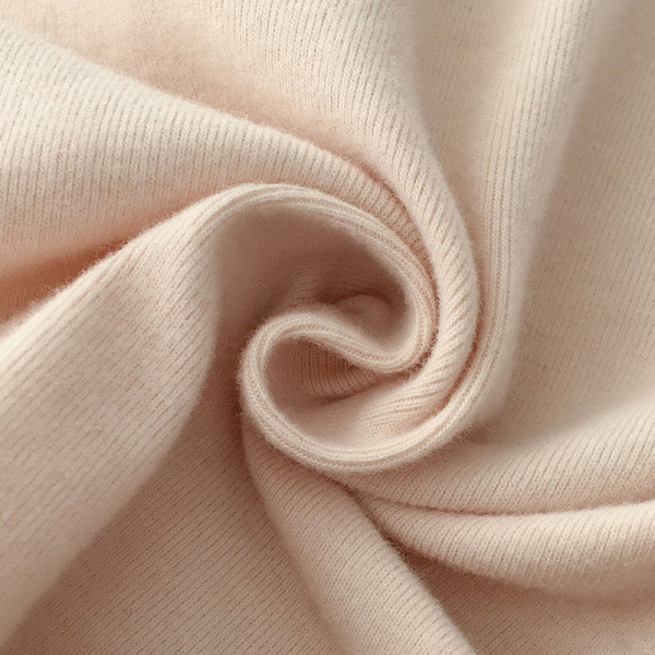 Modern női blúz három színben hímzéssel és pólógallérral