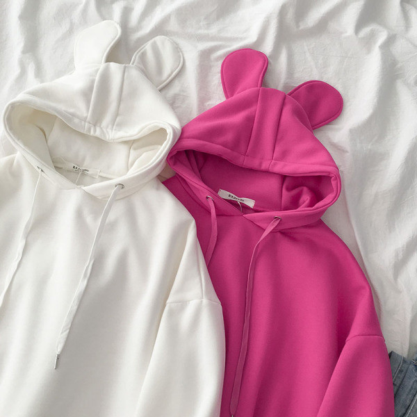 Γυναικείο φούτερ σε δύο χρώματα με κορδόνια και τρισδιάστατο στοιχείο