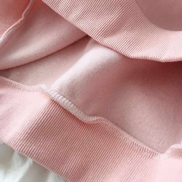 Γυναικείο φούτερ σε ροζ χρώμα με εφαρμογή και κουκούλα