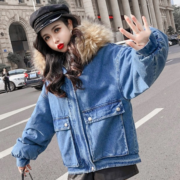 Jachetă scurtă de iarnă din denim cu glugă din blană artificială