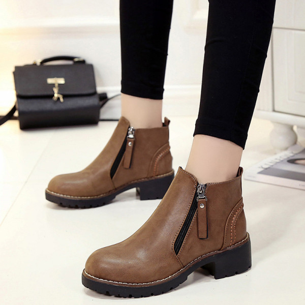 Női alkalmi csizma eko bőrből, cipzárral - fekete és barna színben