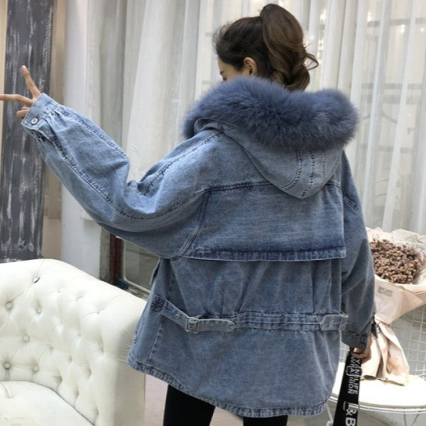 Modern női farmerdzseki pehely kapucnival