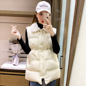 Μακρύ χειμωνιάτικο γιλέκο με κοδόνια στη μέση και γούνινο γιακά