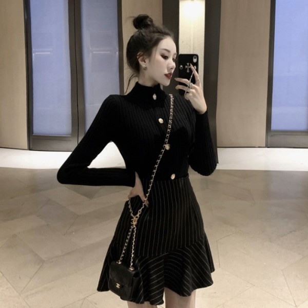 Rövid csíkos szoknya magas derékkal és fürtökkel