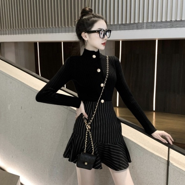 Rövid csíkos szoknya magas derékkal és fürtökkel