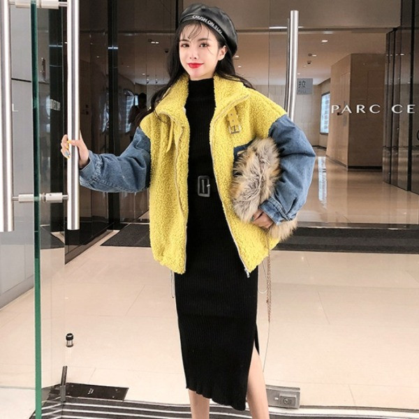 Μοντέρνο γυναικείο χνουδοτό μπουφάν  με μανίκια denim