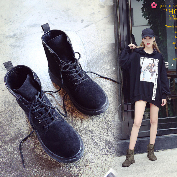 Modern női csizma eco velúr fűzőkkel, rózsaszín és fekete színben