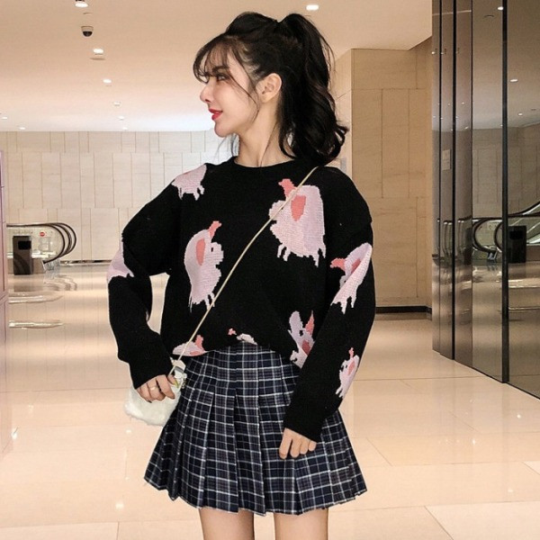 Modern női pulóver fekete színben őszre és télre