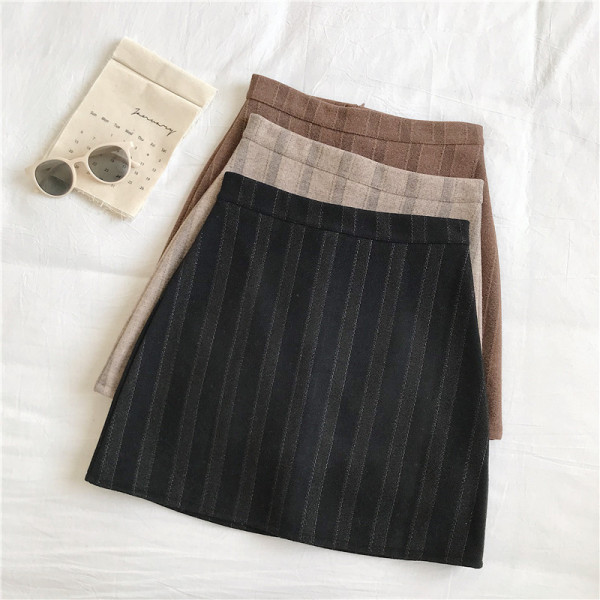 Aktuális női szoknya magas derékkal, cipzárral három színben