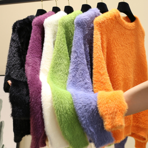 Χνουδωτό γυναικείο πουλόβερ  σε διάφορα χρώματα, κατάλληλο για το χειμώνα