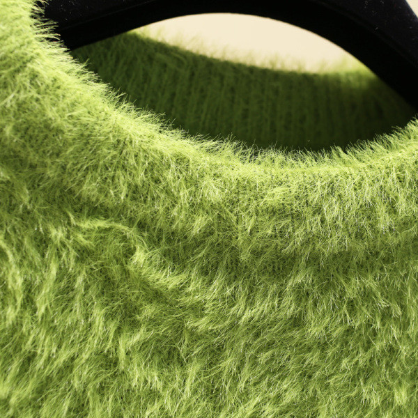 Χνουδωτό γυναικείο πουλόβερ  σε διάφορα χρώματα, κατάλληλο για το χειμώνα