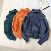 Aktuális női pulóver három színben, csupasz váll