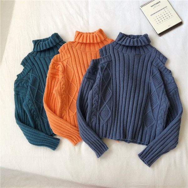 Aktuális női pulóver három színben, csupasz váll